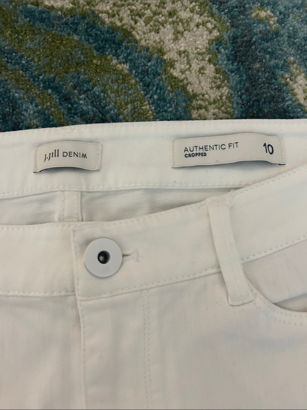 J. Jill White Cropped Ankle Jeans with Raw Hem - Picture 2 of 7